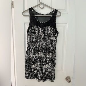 Forever 21 Black and White Patterned Dress